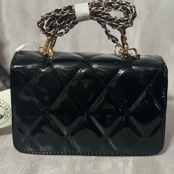 Elegant Black Quilted Handbag - Picture 5 of 7